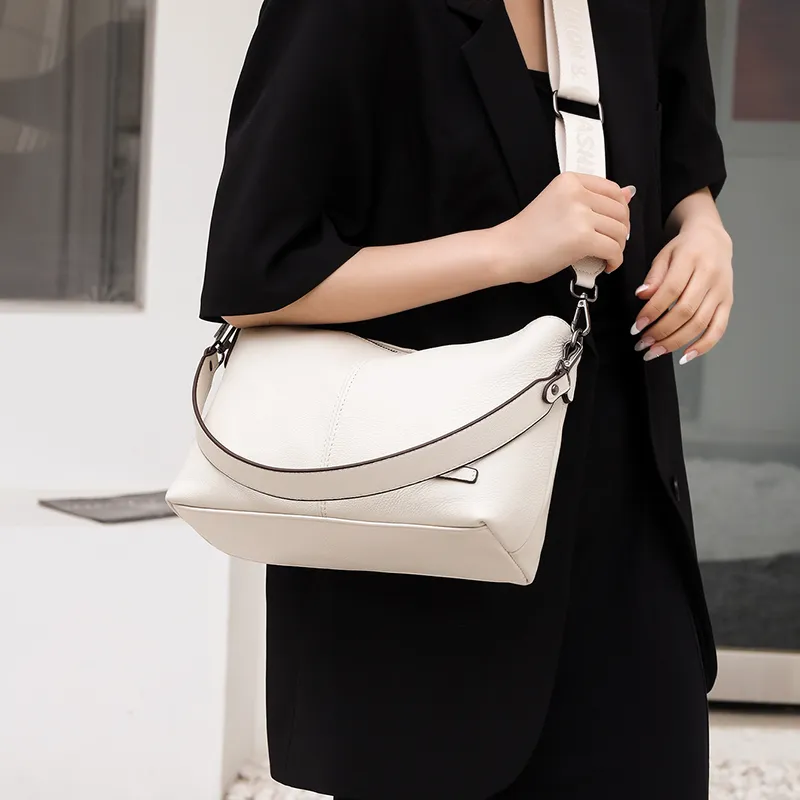 Carrier Calf Leather Lady Tote Bag - Image 4